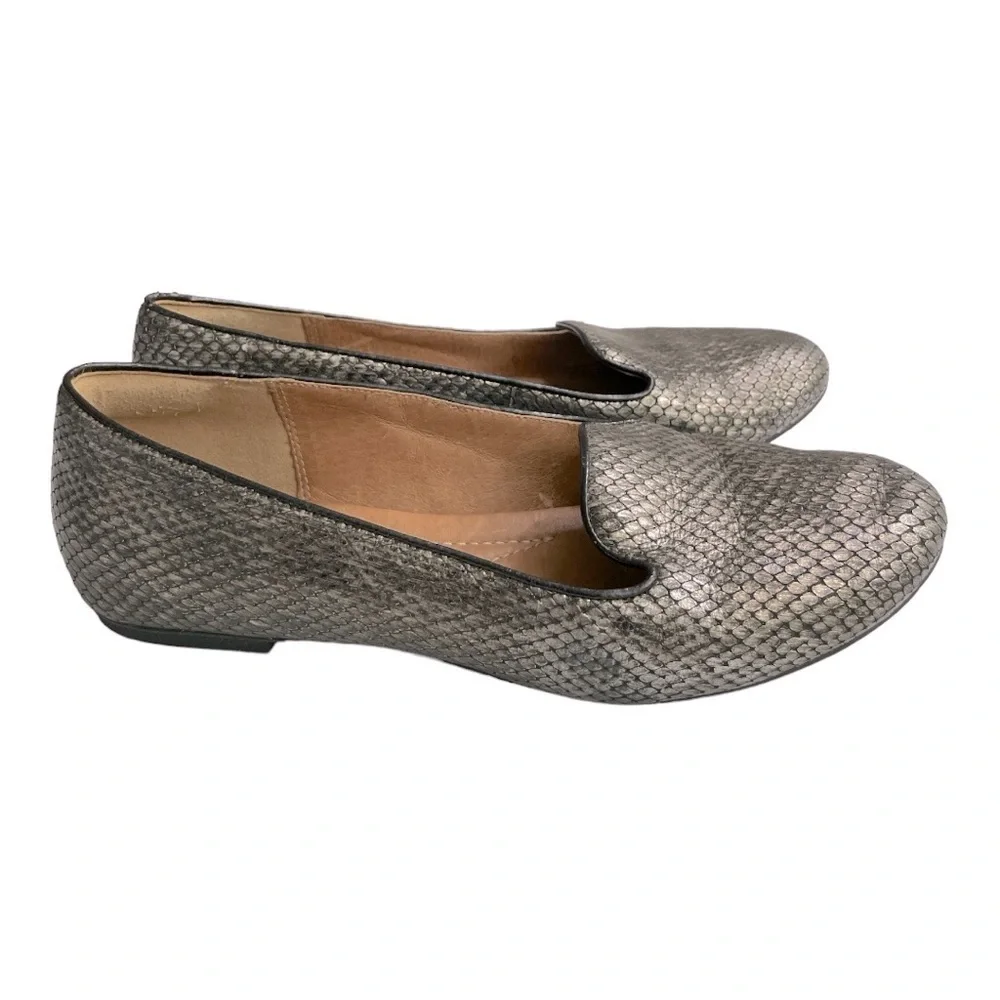 Clarks Women's Valley Lounge Loafer Size 9M Flat Shoe Metallic Pewter Snakeskin